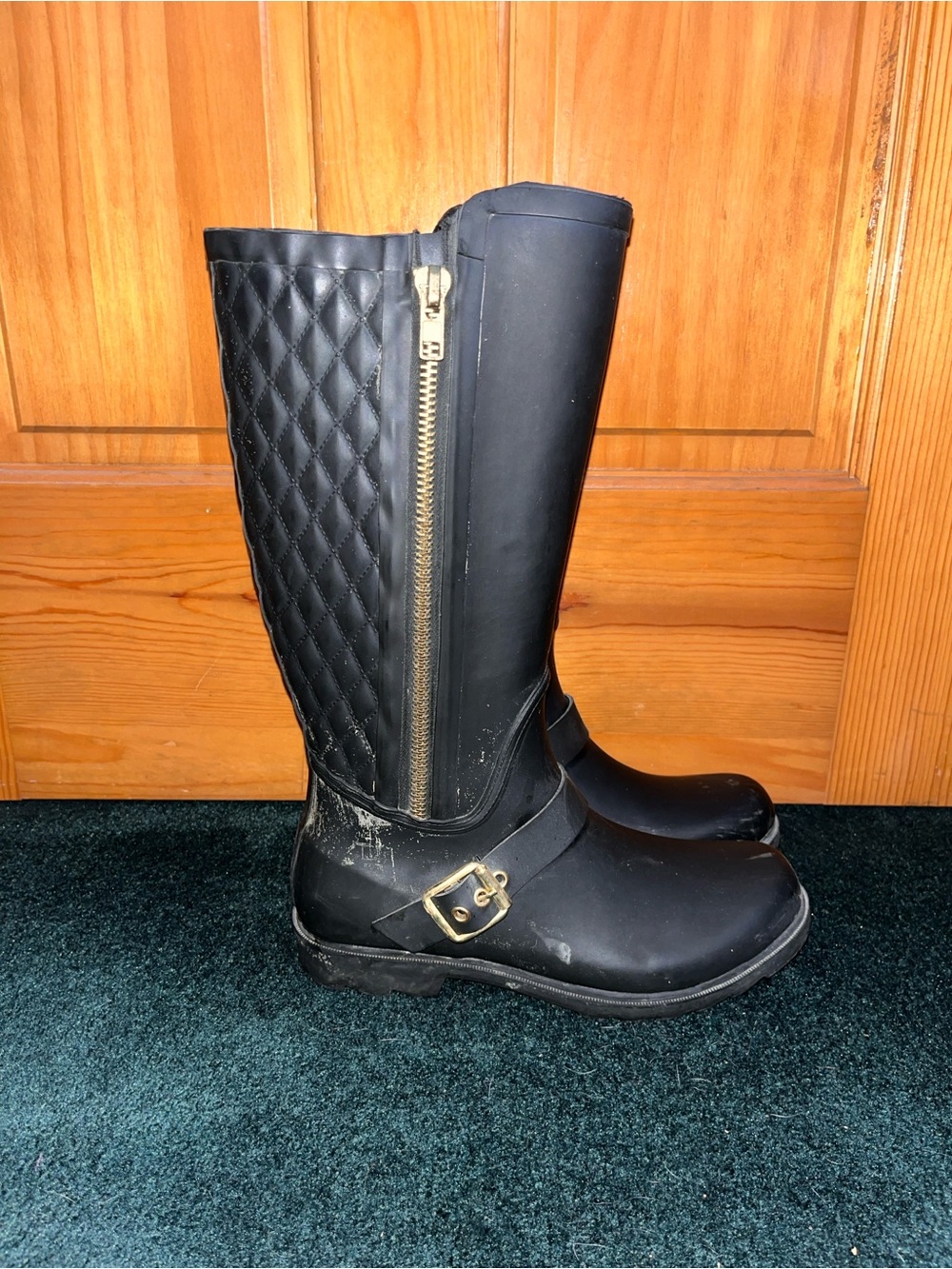 Cute, Rubber Rain Boots in Excellent Condition